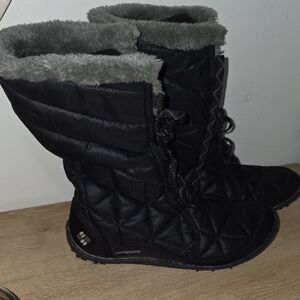 Columbia Women's Black Quilted Winter Boots